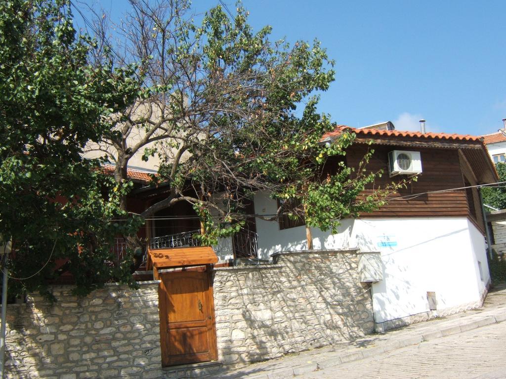 Regina'S Guesthouse Balchik Ngoại thất bức ảnh